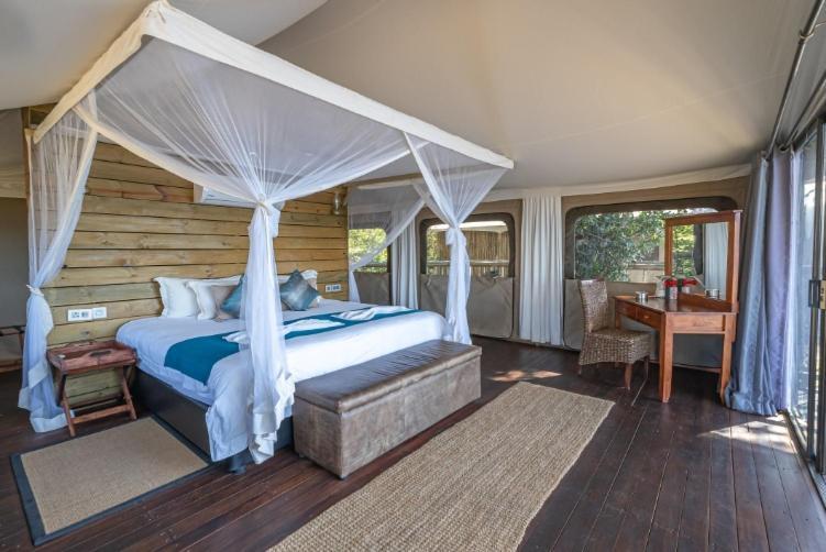 Jackalberry Chobe Hotell Kasane Exteriör bild