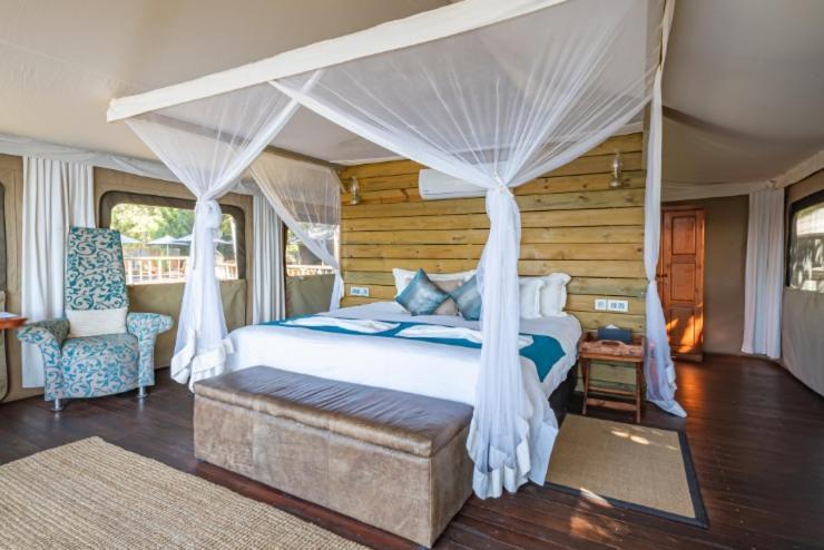 Jackalberry Chobe Hotell Kasane Exteriör bild